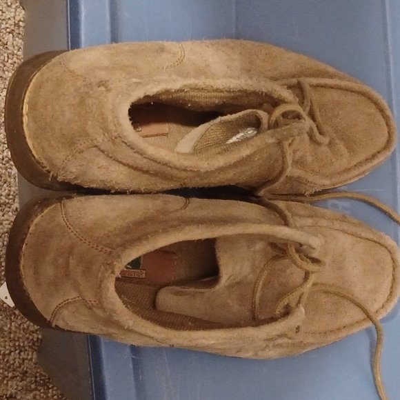 Prospector. Moccasins color Tan, size 11.5R Very comfortable. - Picture 4 of 11